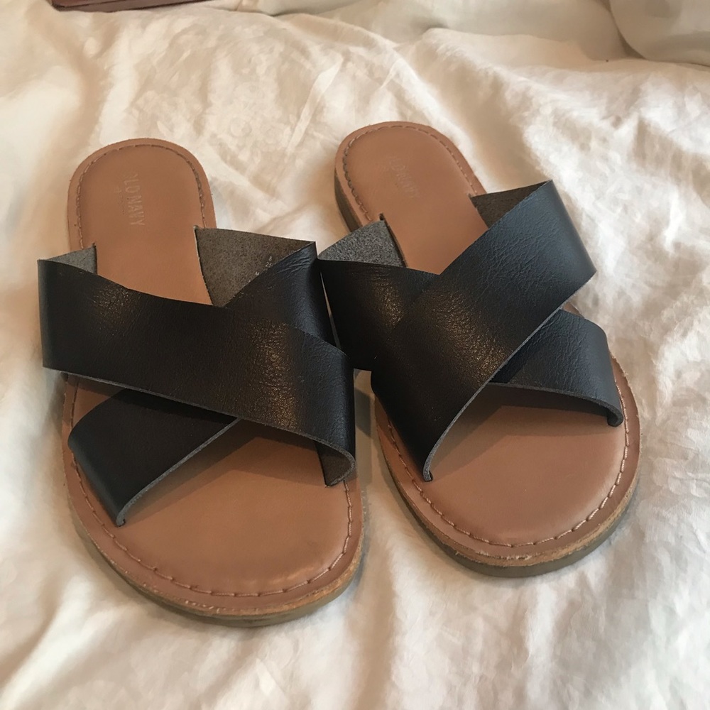 Old navy black cross cross sandal